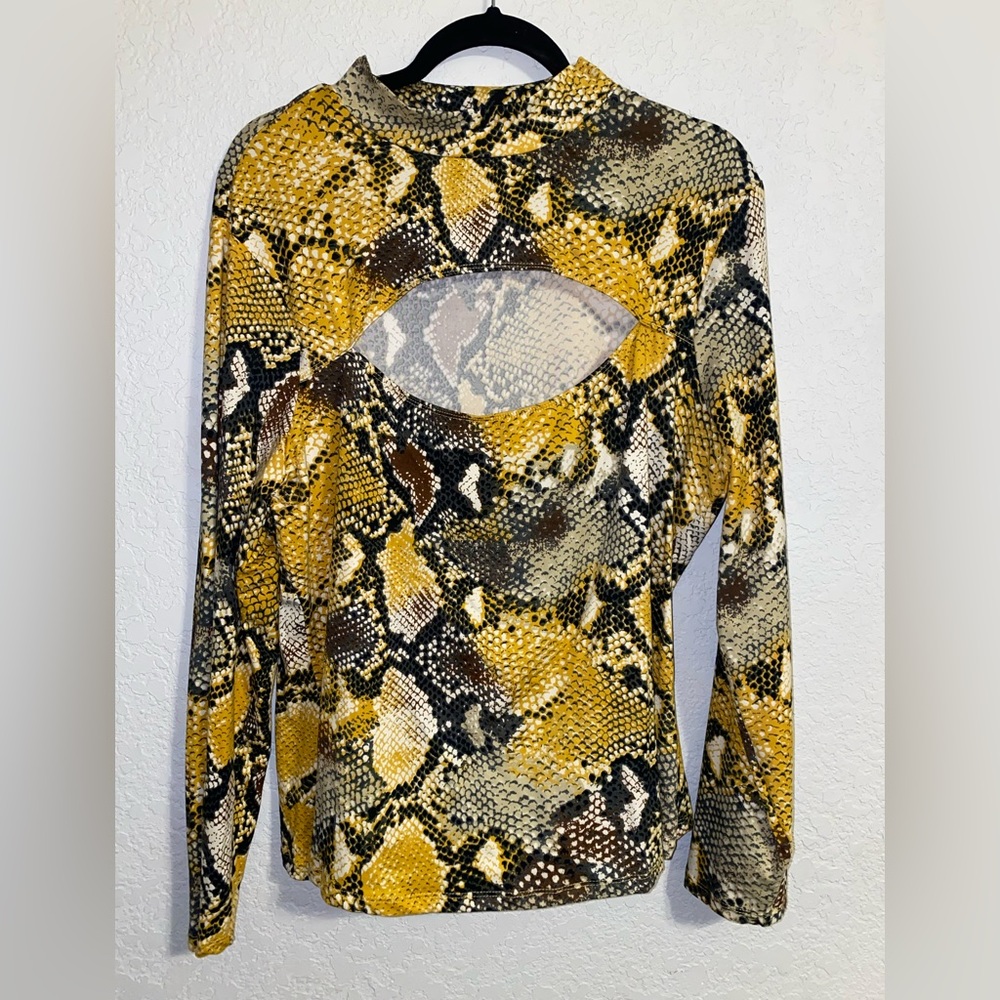 Shein 3X long sleeve yellow snake print blouse